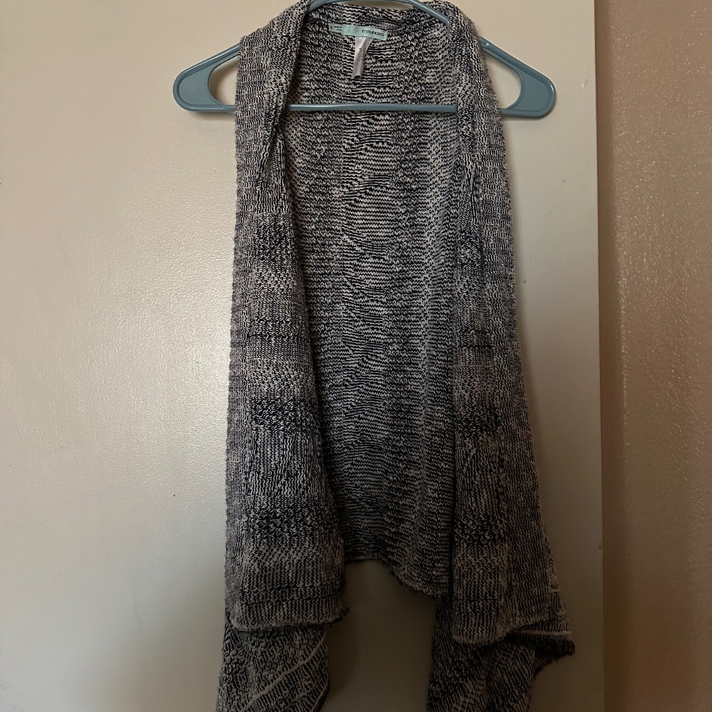 Maurices Gray Cardigan with Open Front Design